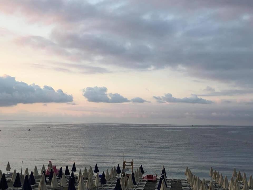 Maresuite Albissola Marina Buitenkant foto