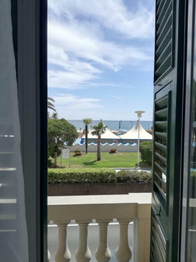 Maresuite Albissola Marina Buitenkant foto